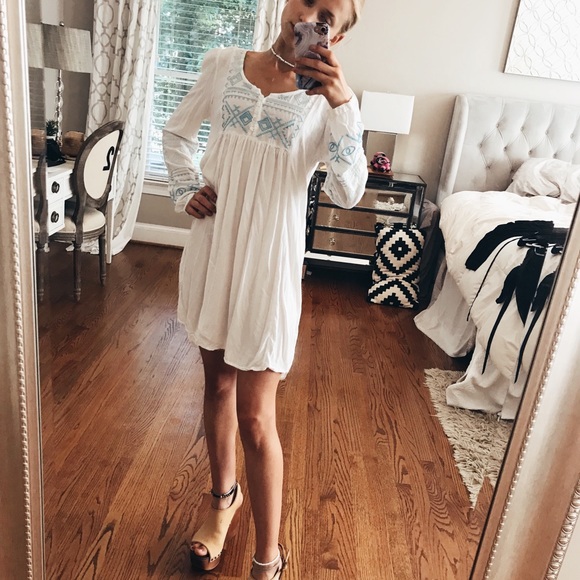 Flowy white dress - Picture 3 of 4